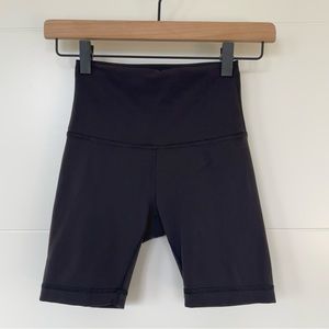 Lululemon Wunder Train High-Rise Short 6" Black Size 2